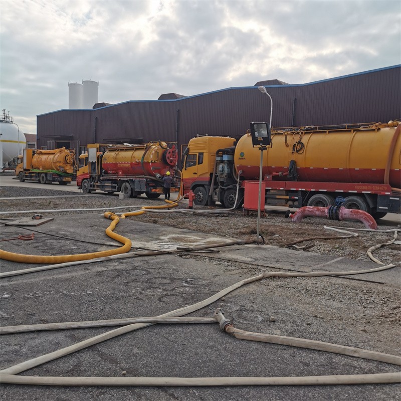 泸定污水池清理