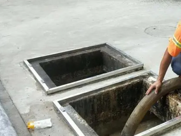 泸定化粪池清理